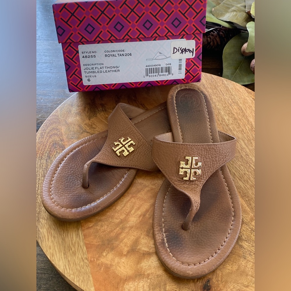 Tory Burch size 6 sandals - Jolie flat thong